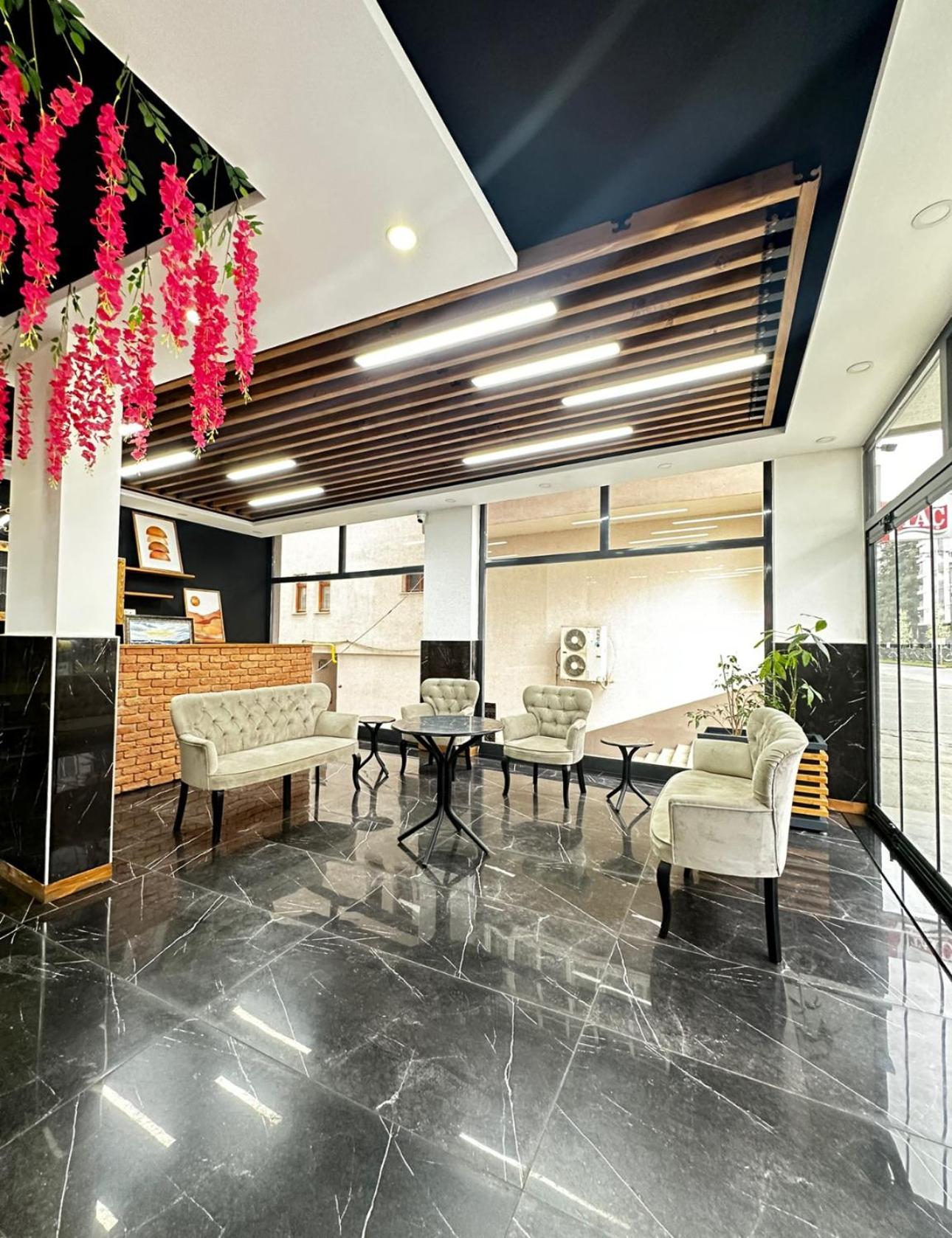 Bazalt Apart Hotel ทรับซอน ภายนอก รูปภาพ