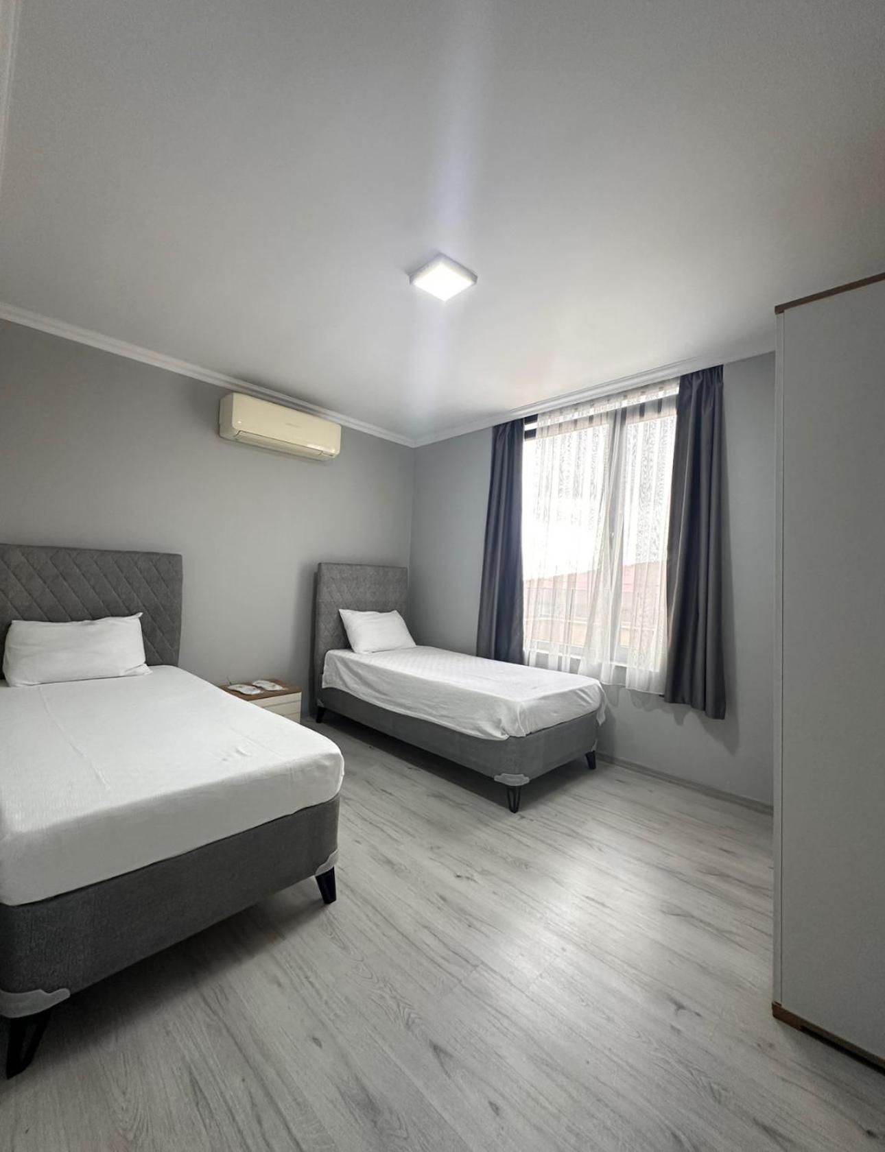 Bazalt Apart Hotel ทรับซอน ภายนอก รูปภาพ