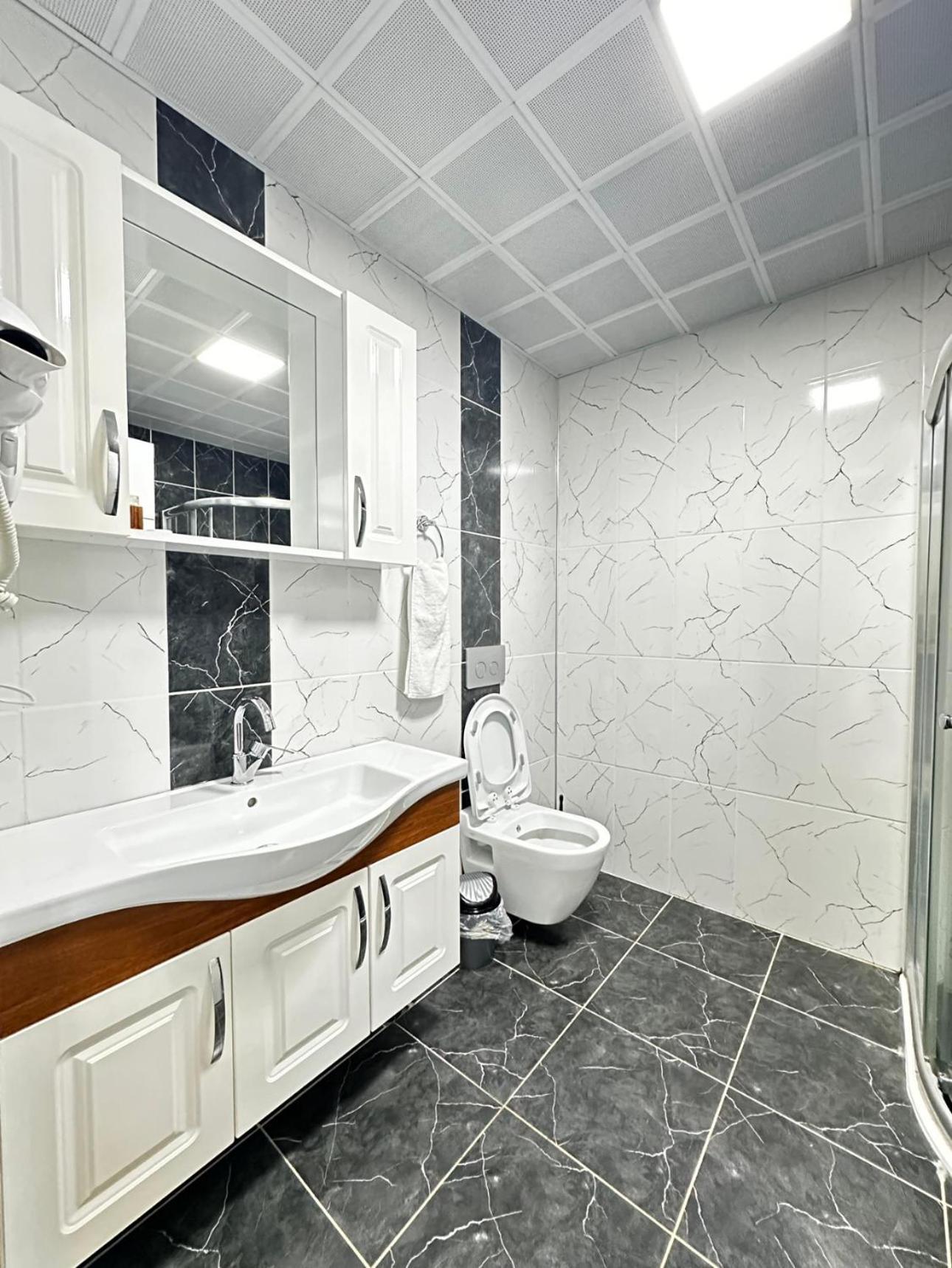 Bazalt Apart Hotel ทรับซอน ภายนอก รูปภาพ